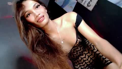 Snapshot of miraclegirl23 chatting on December 18, 2025, 4:57 pm Zoey online show from December 18, 2025, 4:57 pm