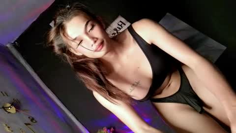 Snapshot of miraclegirl23 chatting on April 14, 2026, 2:17 am Zoey online show from April 14, 2026, 2:17 am