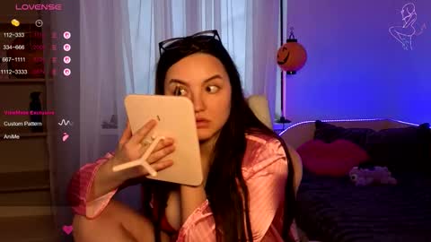 miraluccian online show from November 8, 2025, 11:54 am