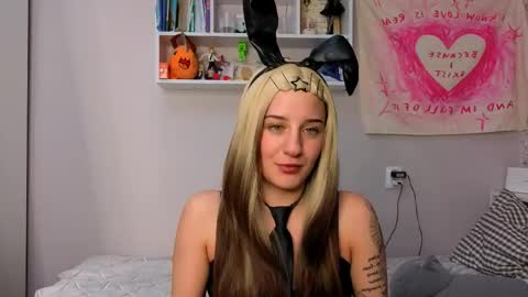 Cassie online show from April 28, 2026, 7:52 pm