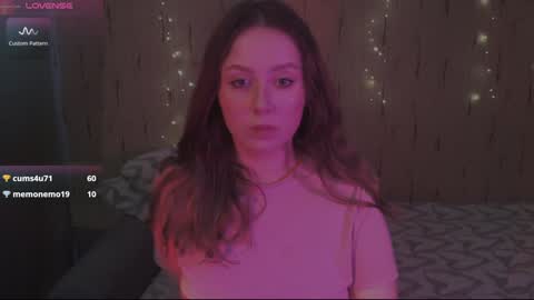 Snapshot of miranadevl chatting on January 28, 2025, 1:49 pm Kira online show from January 28, 2025, 1:49 pm