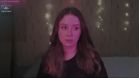 Snapshot of miranadevl chatting on February 7, 2025, 9:37 pm Kira online show from February 7, 2025, 9:37 pm