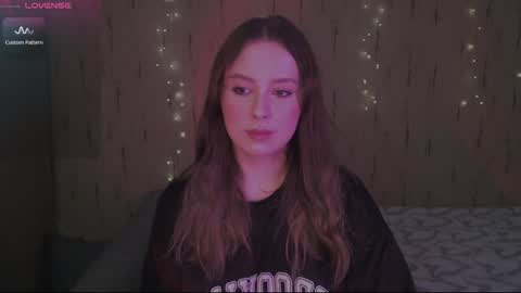 Snapshot of miranadevl chatting on February 8, 2025, 9:36 pm Kira online show from February 8, 2025, 9:36 pm