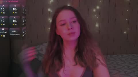 Snapshot of miranadevl chatting on February 14, 2025, 1:02 am Kira online show from February 14, 2025, 1:02 am