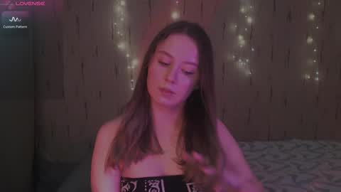 Snapshot of miranadevl chatting on February 17, 2025, 11:20 pm Kira online show from February 17, 2025, 11:20 pm