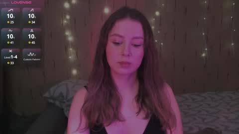 Snapshot of miranadevl chatting on February 19, 2025, 4:55 pm Kira online show from February 19, 2025, 4:55 pm