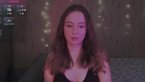 Snapshot of miranadevl chatting on February 28, 2025, 2:31 am Kira online show from February 28, 2025, 2:31 am