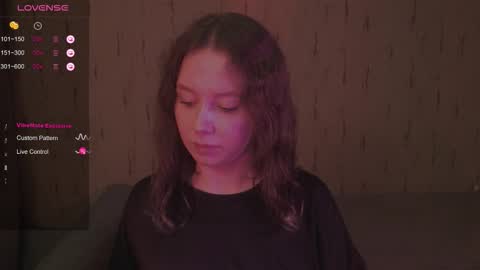 Snapshot of miranadevl chatting on September 17, 2025, 9:38 pm Kira online show from September 17, 2025, 9:38 pm