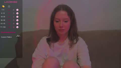 Snapshot of miranadevl chatting on October 21, 2025, 8:09 pm Kira online show from October 21, 2025, 8:09 pm