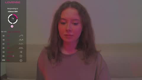 Snapshot of miranadevl chatting on October 27, 2025, 1:04 pm Kira online show from October 27, 2025, 1:04 pm