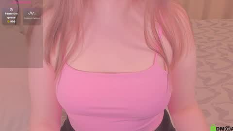 Kira online show from April 12, 2026, 9:42 pm