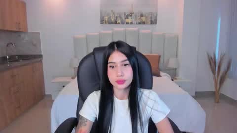 miranda_crawfor online show from January 13, 2026, 1:16 pm