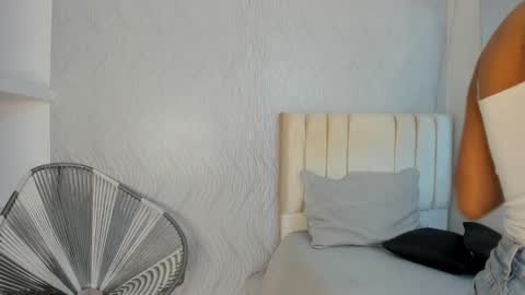 Snapshot of miranda_villa chatting on February 23, 2025, 12:16 pm Miranda online show from February 23, 2025, 12:16 pm