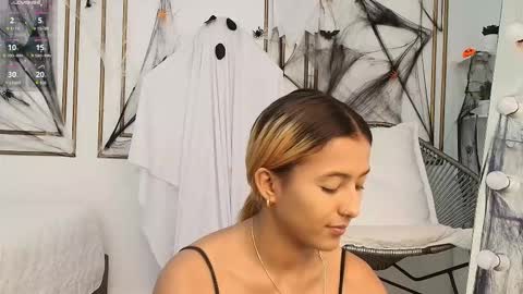 Snapshot of miranda_villa chatting on October 19, 2025, 12:50 pm Miranda online show from October 19, 2025, 12:50 pm