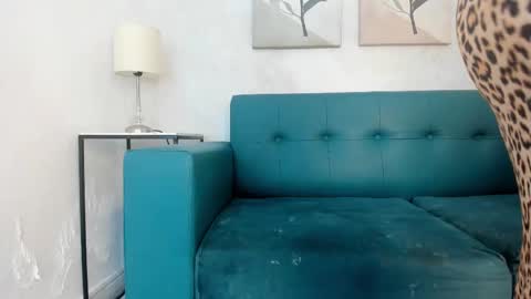 Snapshot of miranda_villa chatting on November 21, 2025, 12:04 pm Miranda online show from November 21, 2025, 12:04 pm