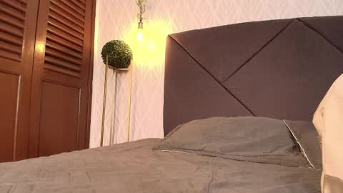 Snapshot of miranda_villa chatting on November 25, 2025, 12:16 pm Miranda online show from November 25, 2025, 12:16 pm