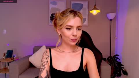 Snapshot of mirandashaw chatting on January 13, 2025, 11:49 pm Miranda Shaw online show from January 13, 2025, 11:49 pm