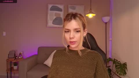 Snapshot of mirandashaw chatting on February 10, 2025, 2:41 am Miranda Shaw online show from February 10, 2025, 2:41 am