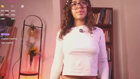 Snapshot of miranditaa chatting on May 1, 2026, 3:55 am MIRANDA HERNANDEZ online show from May 1, 2026, 3:55 am