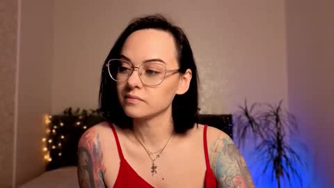 MiraSkyy online show from December 5, 2025, 7:21 pm