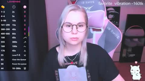 Kira online show from December 14, 2025, 8:13 pm