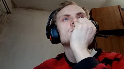 Snapshot of mirexvane chatting on February 28, 2026, 6:42 pm Vlad online show from February 28, 2026, 6:42 pm