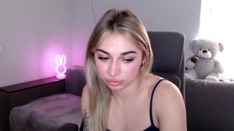 miri07 online show from April 13, 2026, 6:19 am