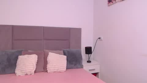 Snapshot of miryamines chatting on January 14, 2025, 12:54 am MiryamInes online show from January 14, 2025, 12:54 am