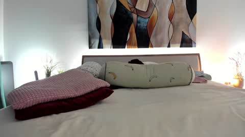 Snapshot of mis_eva chatting on February 4, 2026, 7:20 pm Eva online show from February 4, 2026, 7:20 pm