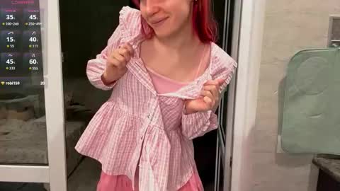 Molly online show from October 4, 2025, 5:33 pm