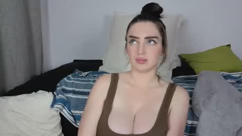 Snapshot of mishymoon chatting on February 24, 2026, 10:08 pm Elora online show from February 24, 2026, 10:08 pm