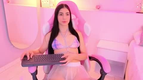 Snapshot of miss10_antonella chatting on November 9, 2025, 12:14 pm Antonella online show from November 9, 2025, 12:14 pm