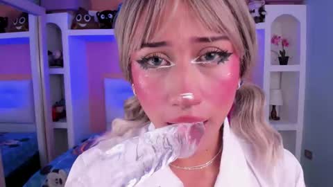 Megan online show from November 5, 2025, 6:08 pm