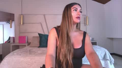 miss__ary_ online show from April 24, 2026, 11:45 am