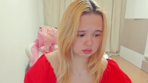 miss__selena online show from January 19, 2025, 6:00 pm