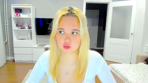 miss__selena online show from November 29, 2025, 9:40 pm