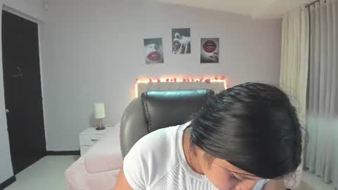 Snapshot of miss_cataleya__ chatting on June 15, 2026, 11:34 am Cataleya online show from June 15, 2026, 11:34 am