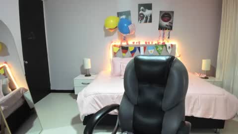 Snapshot of miss_cataleya__ chatting on June 20, 2026, 12:19 pm Cataleya online show from June 20, 2026, 12:19 pm