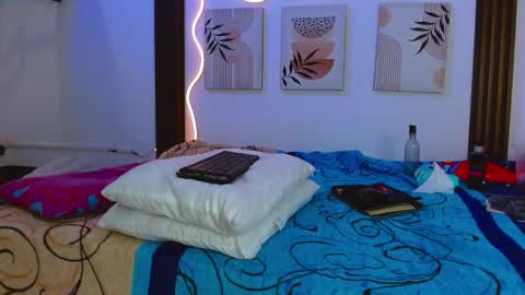 Merie online show from March 10, 2026, 8:58 pm