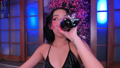 Snapshot of miss_evolet chatting on April 24, 2026, 6:32 pm Evoleth online show from April 24, 2026, 6:32 pm