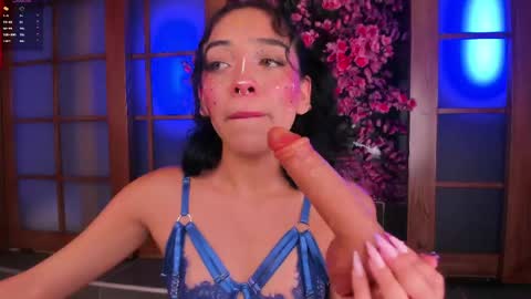 Snapshot of miss_evolet chatting on April 29, 2026, 6:14 pm Evoleth online show from April 29, 2026, 6:14 pm