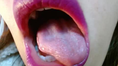 Miss Evoleth online show from November 16, 2025, 9:26 am