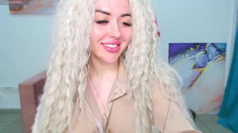 miss_kiten online show from February 19, 2025, 5:05 am