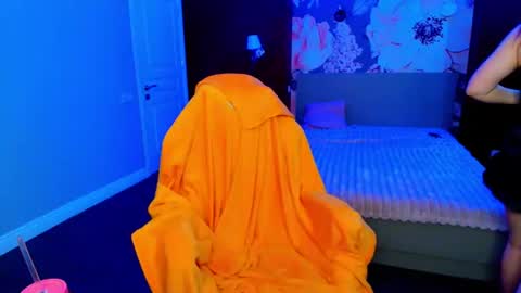 miss_kiten online show from June 22, 2026, 4:42 am