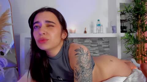 Alana online show from March 3, 2025, 3:52 am