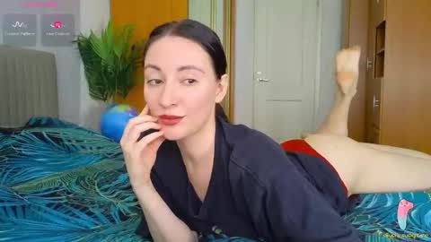 Snapshot of miss_leee chatting on May 14, 2026, 9:38 am Laura online show from May 14, 2026, 9:38 am