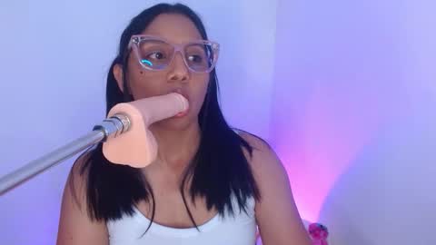 Snapshot of miss_londoon chatting on September 26, 2025, 9:35 am LONDON online show from September 26, 2025, 9:35 am