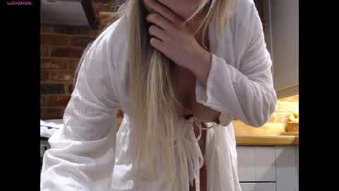 Snapshot of miss_married chatting on April 17, 2026, 2:36 am Anna online show from April 17, 2026, 2:36 am