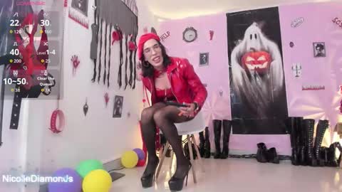 Miss Nicole online show from October 6, 2025, 1:19 pm