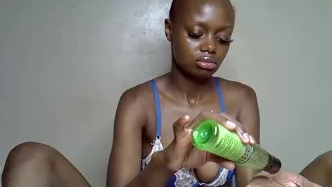 miss_pretty1 online show from January 15, 2026, 8:23 pm